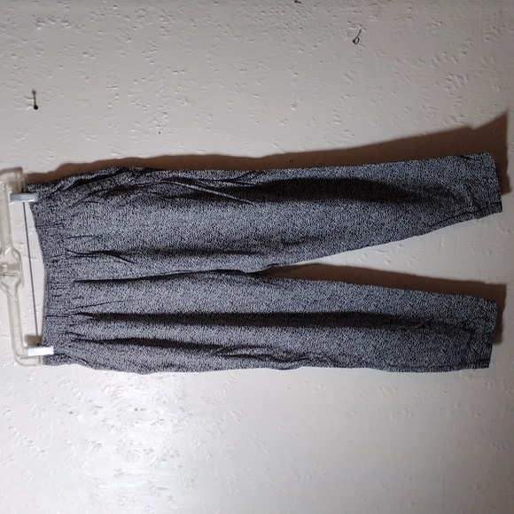 Old Navy,Women's,Size XS, Black and White Pajama Bottoms - Picture 3 of 8